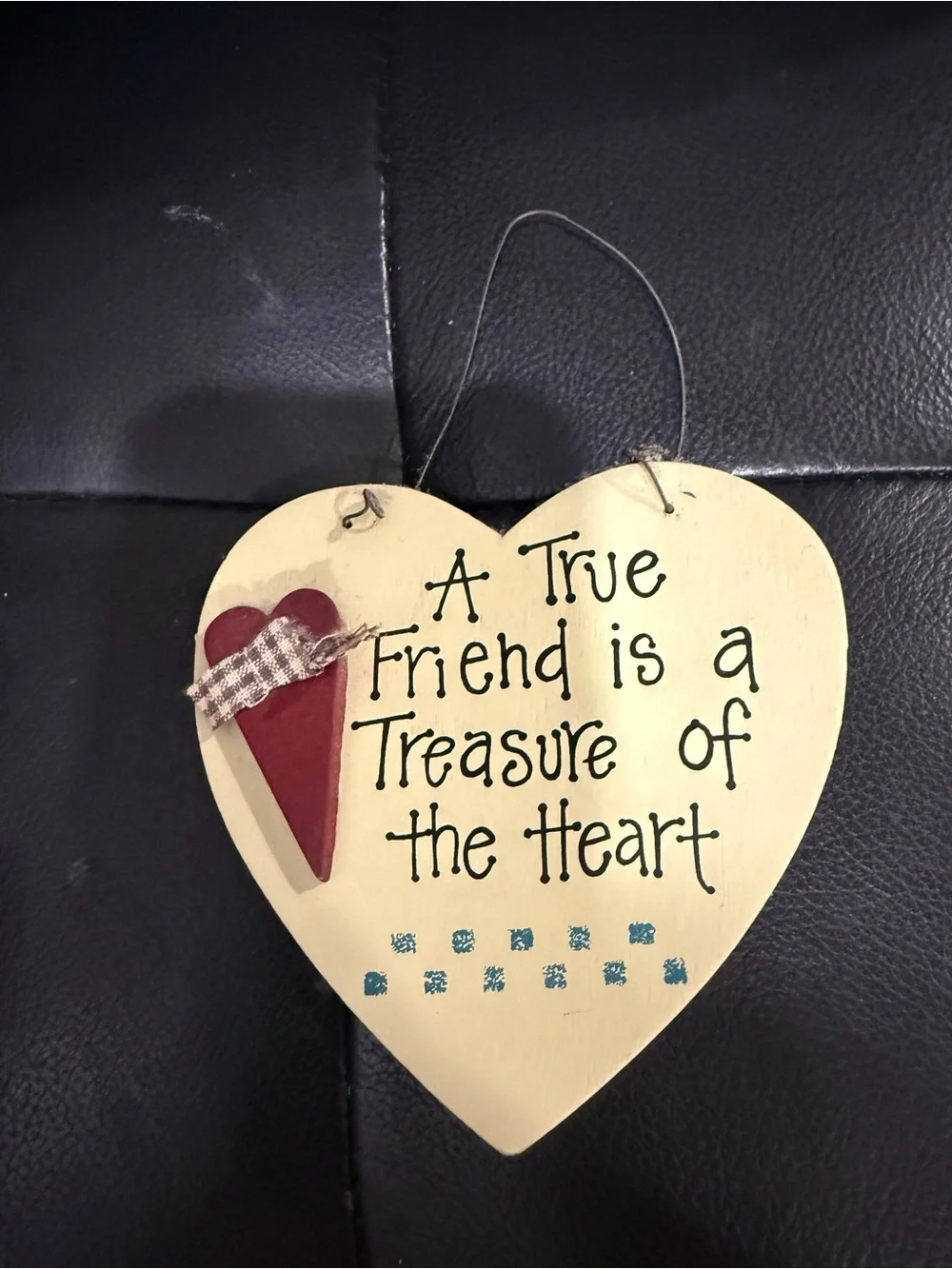 Crafter's Village True Friend Heart Plaque